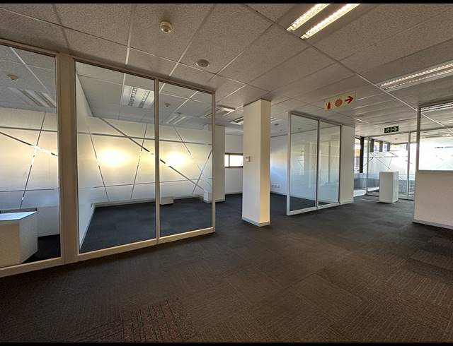 551M² OFFICE TO LET IN SANDTON CENTRAL